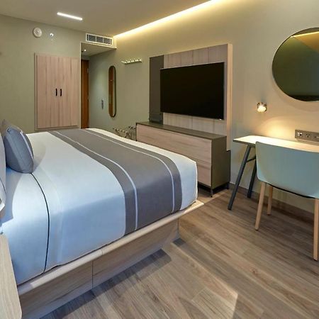 City Express Plus By Marriott Guadalajara Providencia Exteriör bild