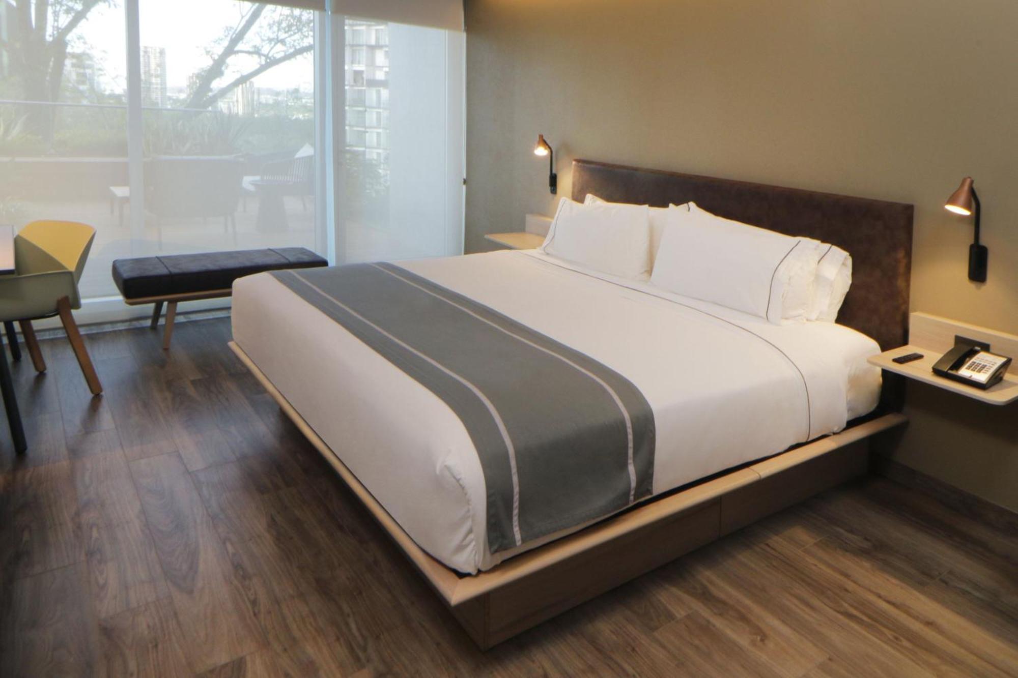 City Express Plus By Marriott Guadalajara Providencia Exteriör bild